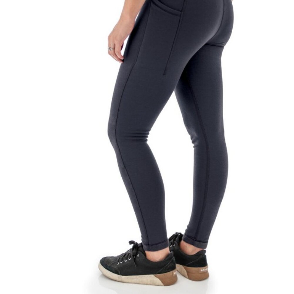 Aventura Womens Dogwalker Leggings sz Medium  black NWT